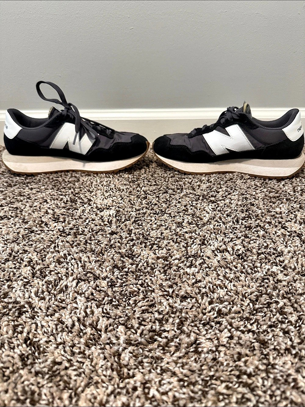 New Balance 237 Black & White Sneakers US 7